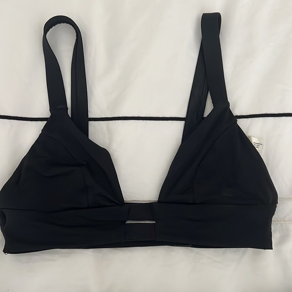 Vitamin A Neutra black bikini - Picture 5 of 6